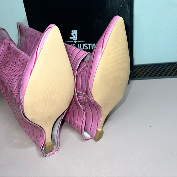 NWT Shane Justin Women's Pink Faux Alligator Wedge Boots Size 9.5 - Picture 4 of 10